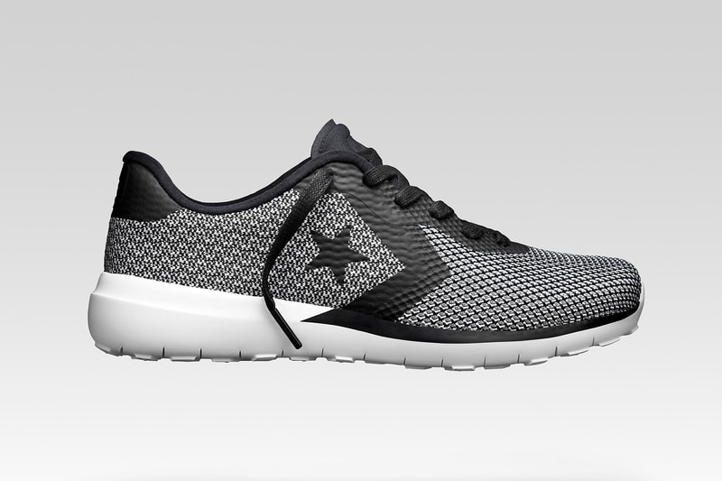 Converse より Nike の Hyperfuse構造を用いた Auckland Runner が登場