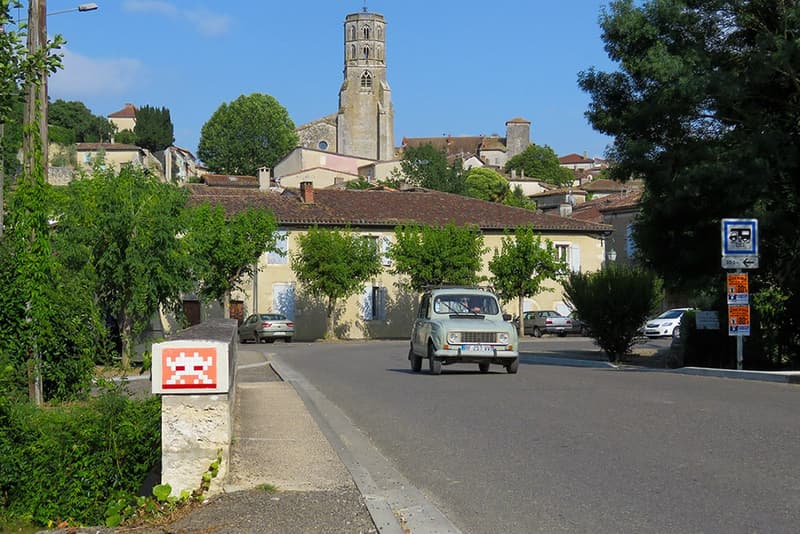 Invader の作品がフランス・トゥールーズの街に現る