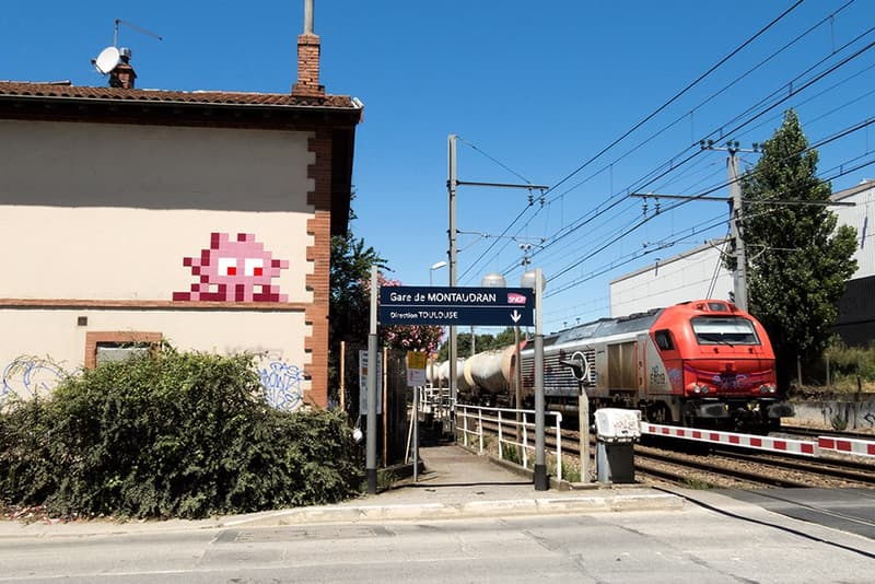 Invader の作品がフランス・トゥールーズの街に現る