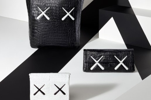 KAWS x Nancy Gonzalez モノクロバッグコレクション