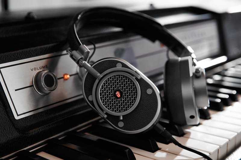 MASTER & DYNAMIC x Spotify ロックバンド The Rolling Stones にトリビュートしたヘッドホンが登場