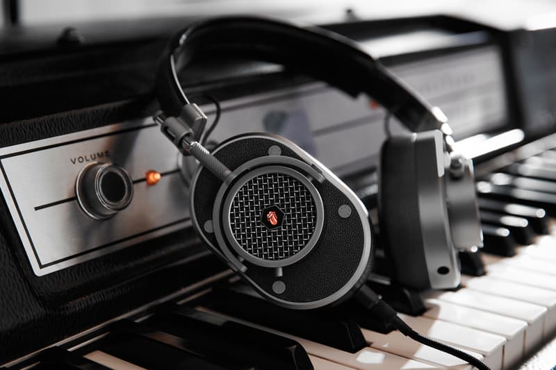 MASTER & DYNAMIC x Spotify ロックバンド The Rolling Stones にトリビュートしたヘッドホンが登場