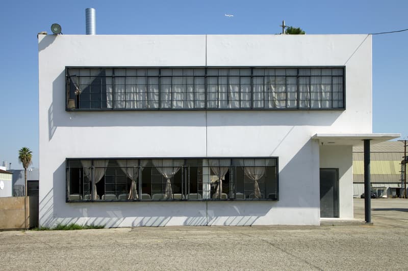 STUSSY Livin’ GENERAL STORE x Modarnica によるアームシェルチェア