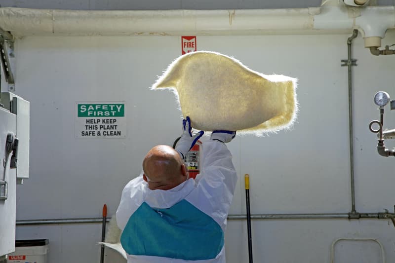 STUSSY Livin’ GENERAL STORE x Modarnica によるアームシェルチェア