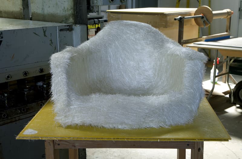 STUSSY Livin’ GENERAL STORE x Modarnica によるアームシェルチェア