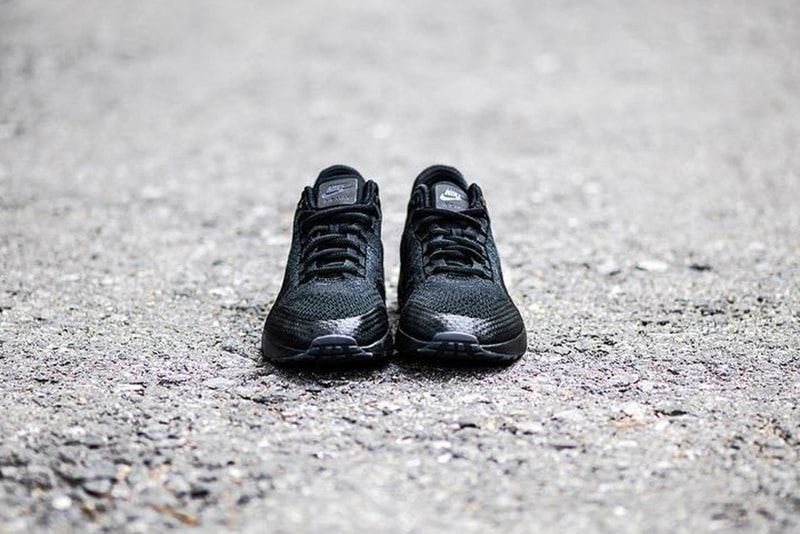 Nike Air Max 1 Ultra Flyknit "Triple Black"