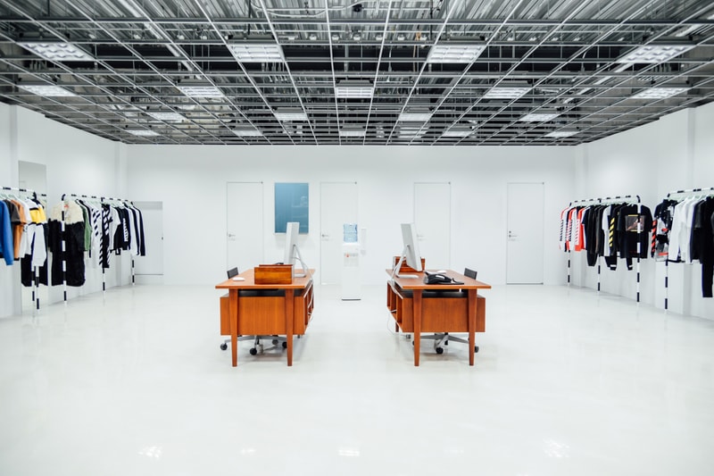 OFF-WHITE 国内初の路面店『"SOMETHING & ASSOCIATES" c/o OFF-WHITE™ TOKYO』の内装が初公開