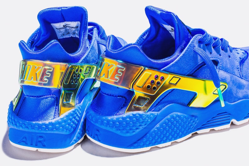 UNDEFEATED がスウェードで別注した Nike “La Huarache”
