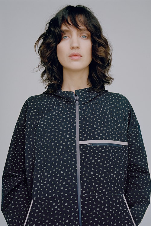 A.P.C. Outdoor Voices コラボコレクションが本日より発売