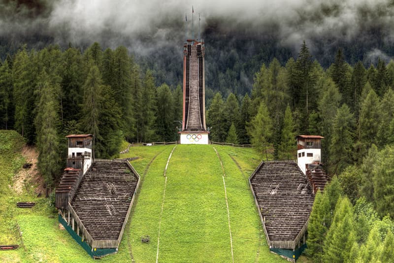 忘れ去られたオリンピック会場跡地の風景