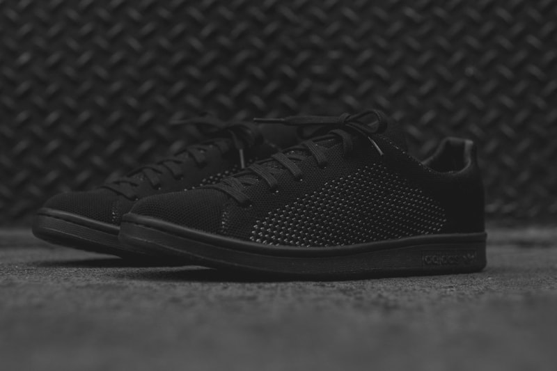 オールブラックの adidas Originals Stan Smith Primeknit