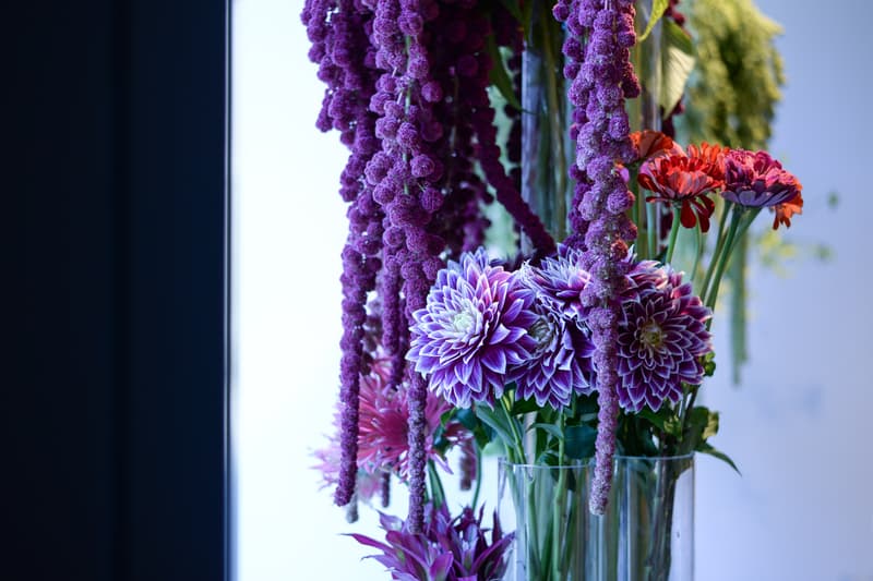 花にまつわるエキシビジョン “Flower Huddle” をレポート