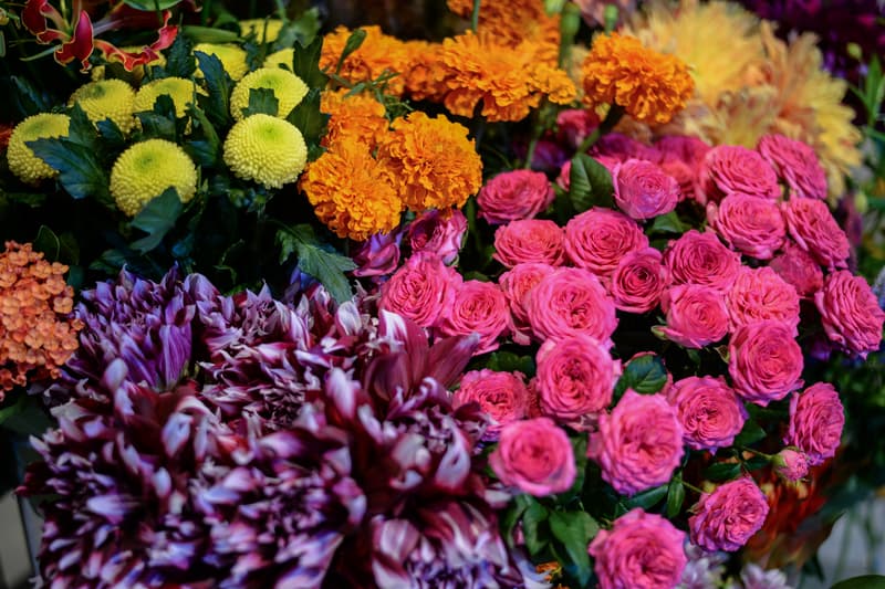 花にまつわるエキシビジョン “Flower Huddle” をレポート