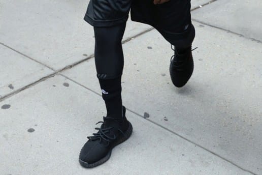 Kanye West が 未発売・未発表の Yeezy Boost と Saint Pablo ツアーフーディを着て登場