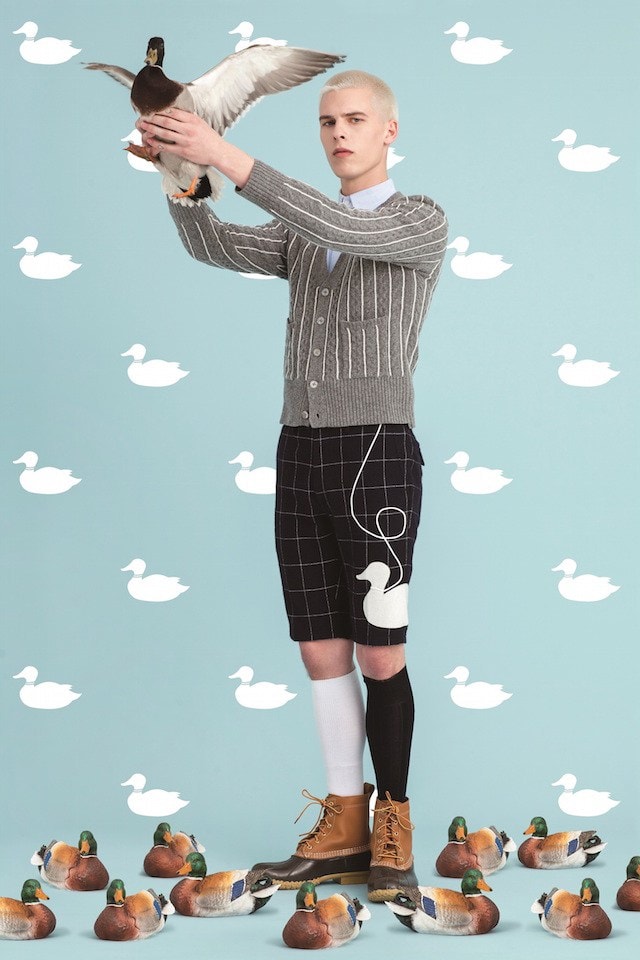 KOE と Thom Browne がアヒルをテーマにしたコレクションを発表