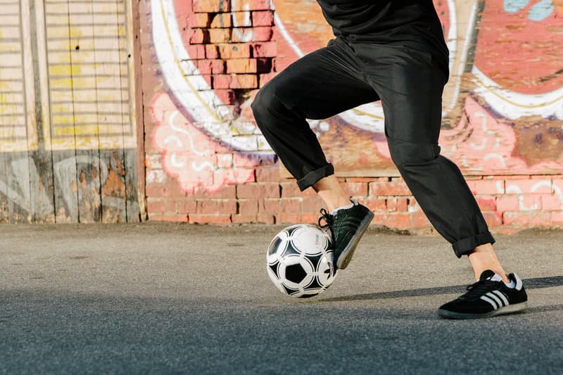 Livestock x adidas Consortium は Samba と Pure BOOST ZG の2型を採用