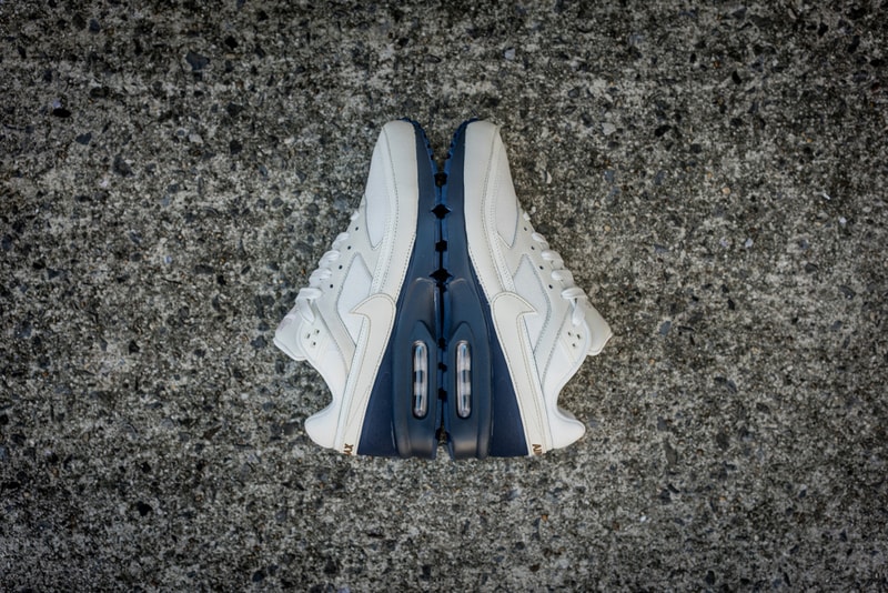 クールな2トーンの Nike Air Max BW Premium