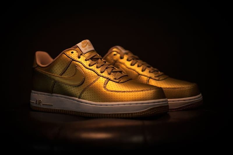 Nike が金メダルカラーの Air Force 1 をリリース