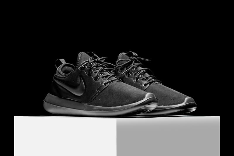 Nike Roshe Two の新色 “Ultra Black” が登場