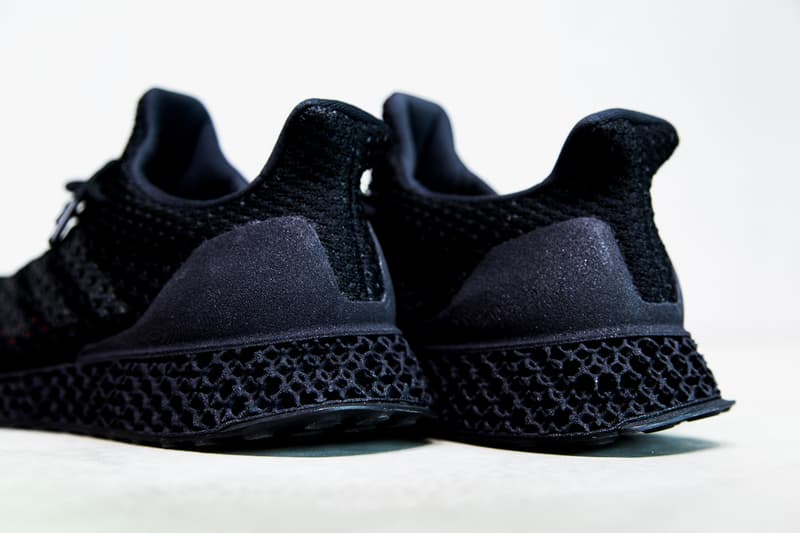 3Dプリントのソールユニットを搭載した adidas Futurecraft にクローズアップ