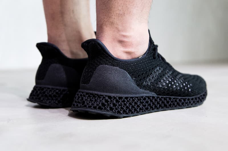3Dプリントのソールユニットを搭載した adidas Futurecraft にクローズアップ