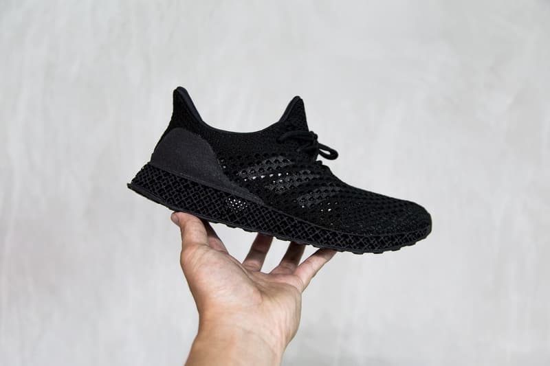 3Dプリントのソールユニットを搭載した adidas Futurecraft にクローズアップ