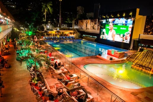 オリンピック開催期間しかオープンしない Holland Heineken House の内側