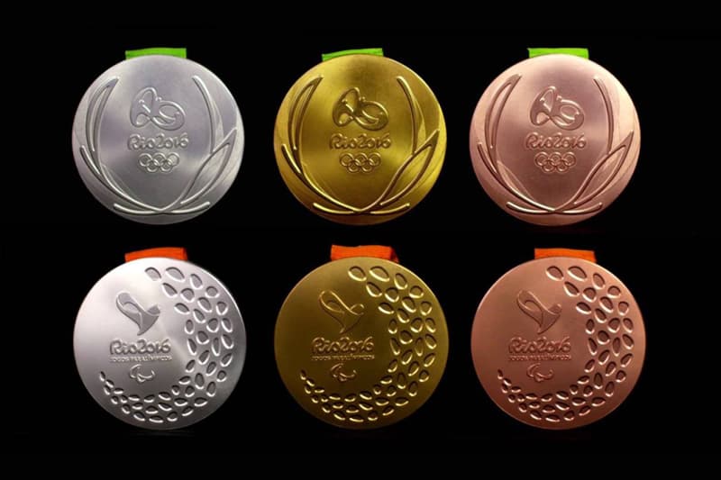 東京オリンピックのメダルはスマートフォンをリサイクルして製造
