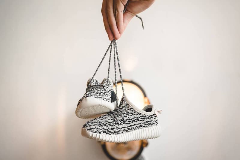 Yeezy Boost 350 Infant のディテールにクローズアップ