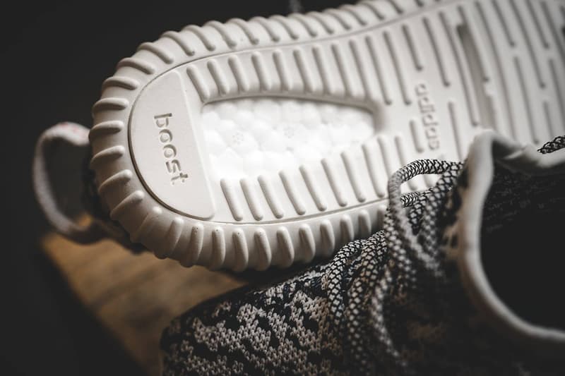 Yeezy Boost 350 Infant のディテールにクローズアップ