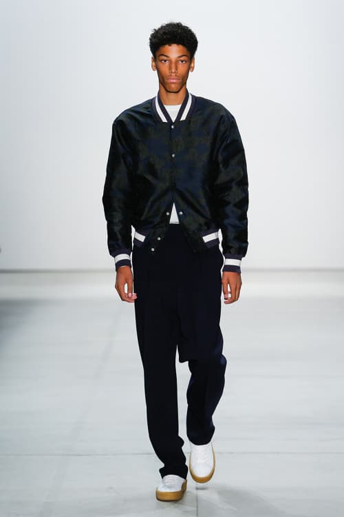 再始動した Band of Outsiders の 2017 Spring/Summer ランウェイ