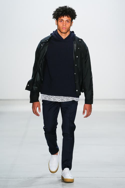 再始動した Band of Outsiders の 2017 Spring/Summer ランウェイ