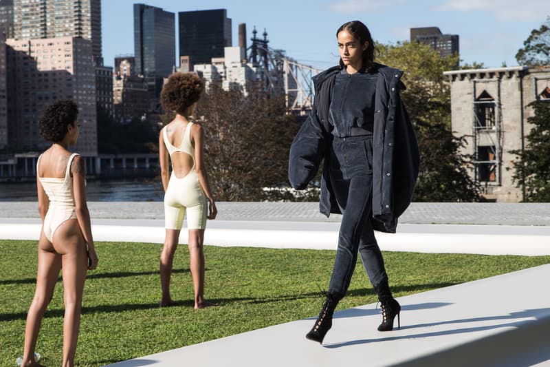 太陽の下で開催された Kanye West の YEEZY Season 4 プレゼンレーション