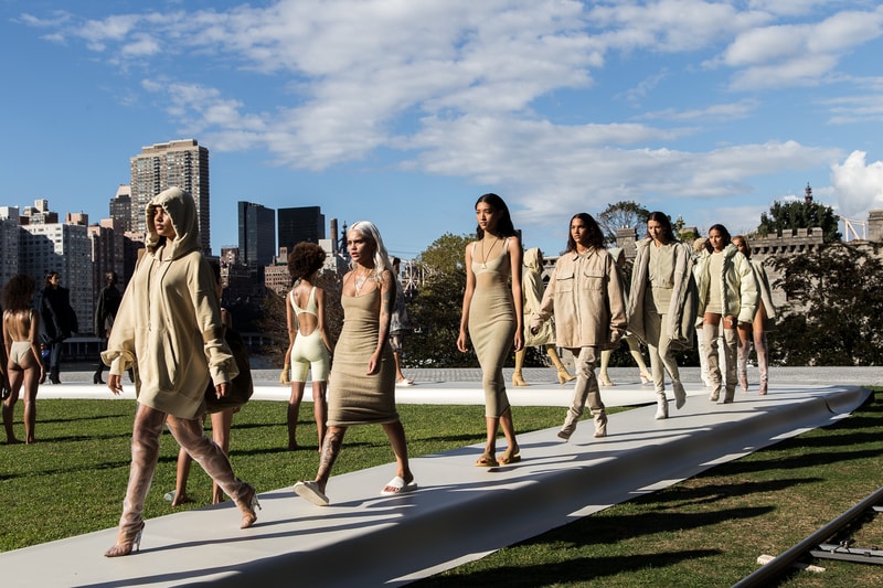 太陽の下で開催された Kanye West の YEEZY Season 4 プレゼンレーション