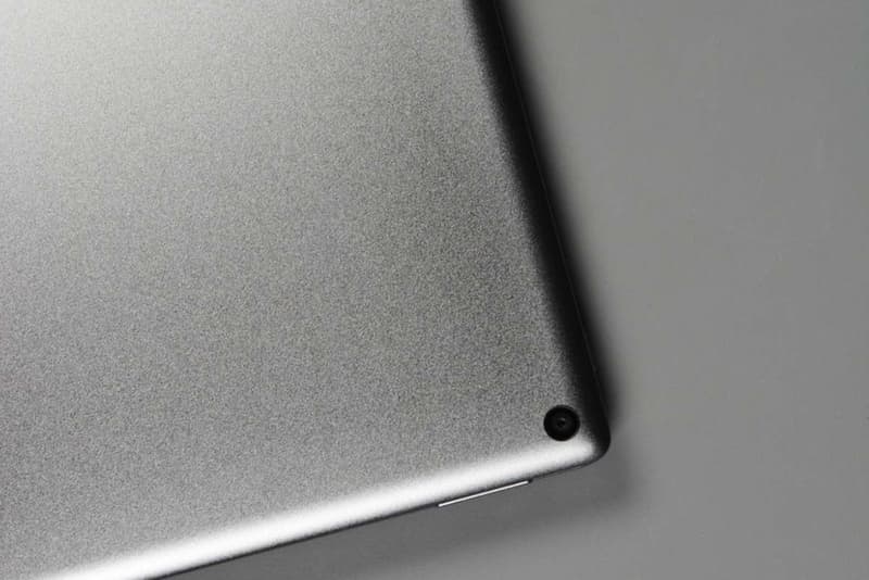 Google 社の次なるスマートフォン Pixel と Pixel XL とされる端末の画像がリーク