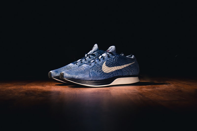 手作業で藍染めされた Nike Flyknit Racer