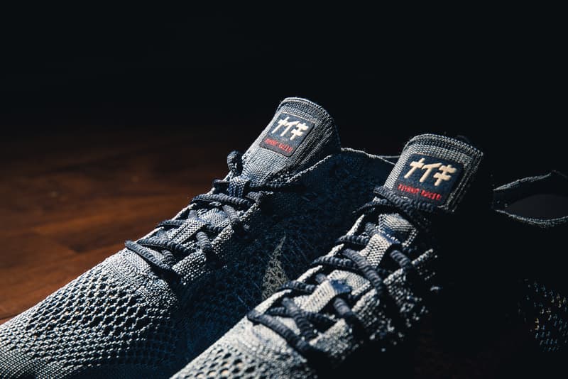 手作業で藍染めされた Nike Flyknit Racer