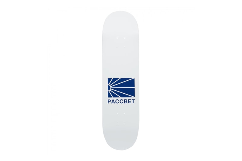 PACCBET のデビューコレクションにクローズアップ