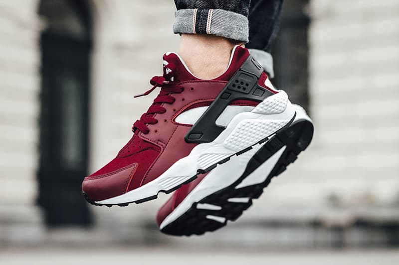 Nike Air Huarache “Team Red”