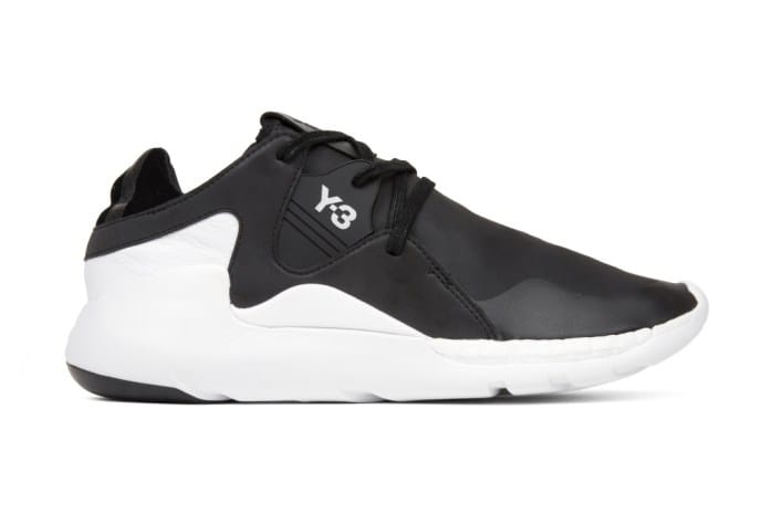 タイムレスなモノクロの Y-3 QR Run が登場