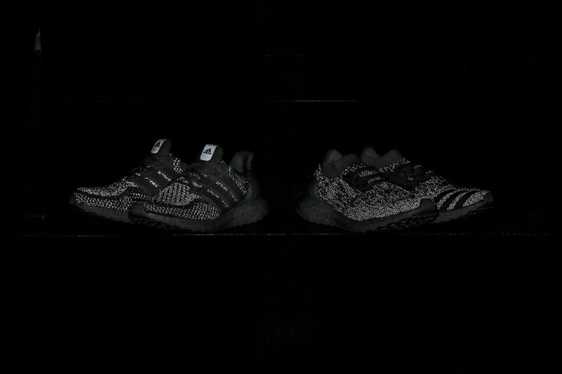 adidas UltraBOOST “White/Reflective” パックにクローズアップ