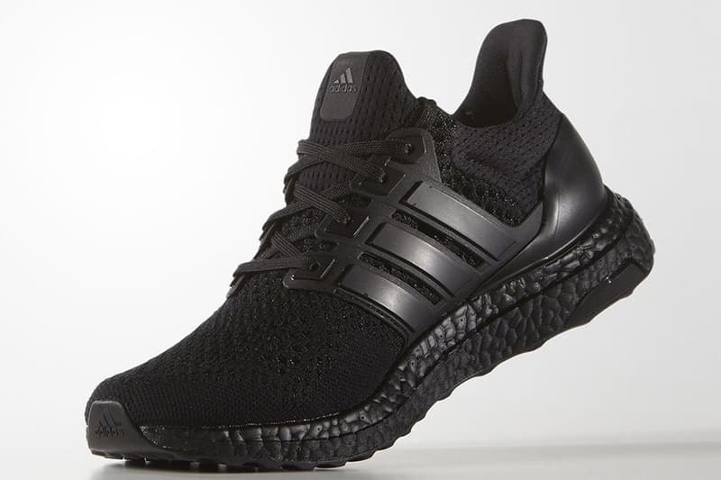 adidas UltraBOOST "Triple Black" リリース日が決定