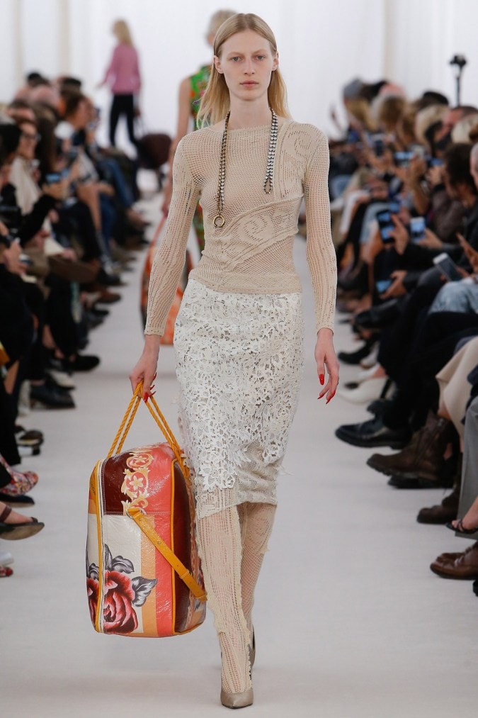 Demna Gvasaliaによる Balenciaga 2017 Spring/Summerコレクション