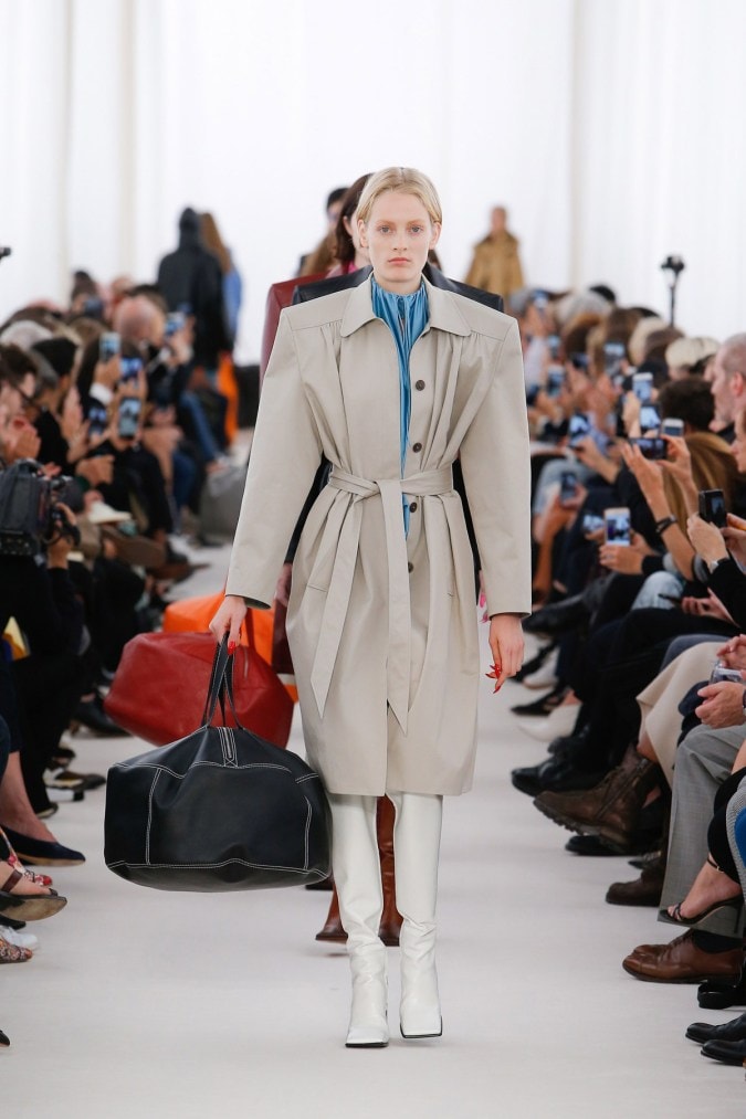 Demna Gvasaliaによる Balenciaga 2017 Spring/Summerコレクション