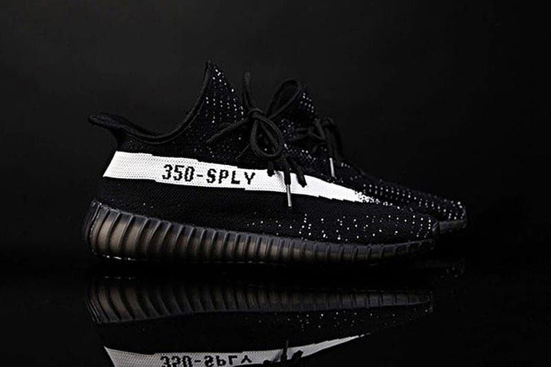 Yeezy Boost 350 V2 “Black/White” のリリース日に関する新たな噂が浮上