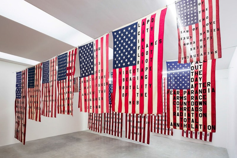 アメリカの歴史にインスパイアされた Cali Thornhill Dewitt のエキシビジョン"29 Flags"がスタート