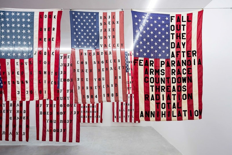 アメリカの歴史にインスパイアされた Cali Thornhill Dewitt のエキシビジョン"29 Flags"がスタート