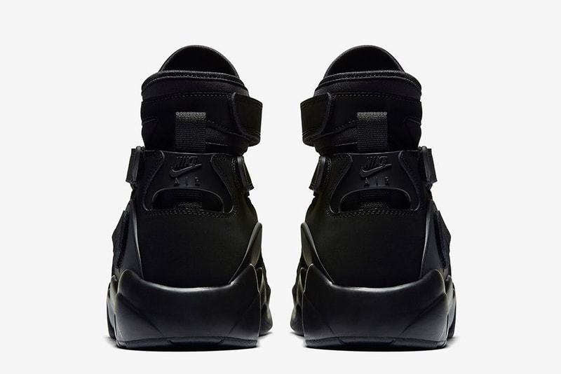 Nike Air Unlimited が "Triple Black" で登場