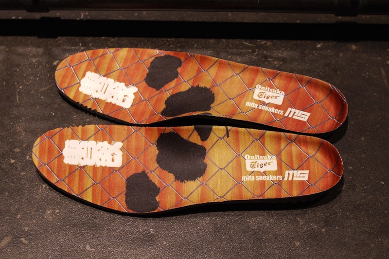 Onitsuka Tiger が mita sneakers とのコラボレーションモデル FABRE RB“大熊猫”をリリース
