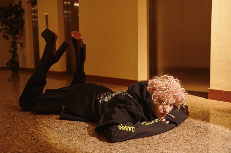 Vetements 2016 Fall / Winter コレクションをフィーチャーした、SVMOSCOW の最新エディトリアル